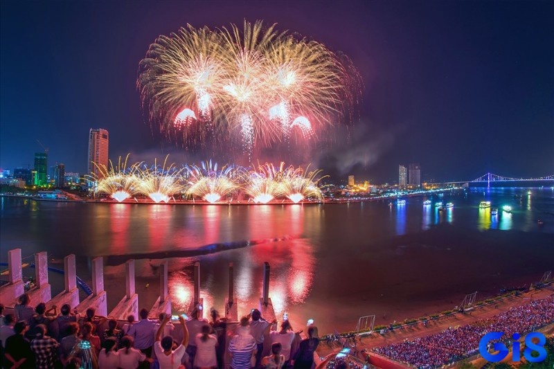 Mơ thấy pháo hoa đánh con gì tùy thuộc vào bối cảnh mơ thấy