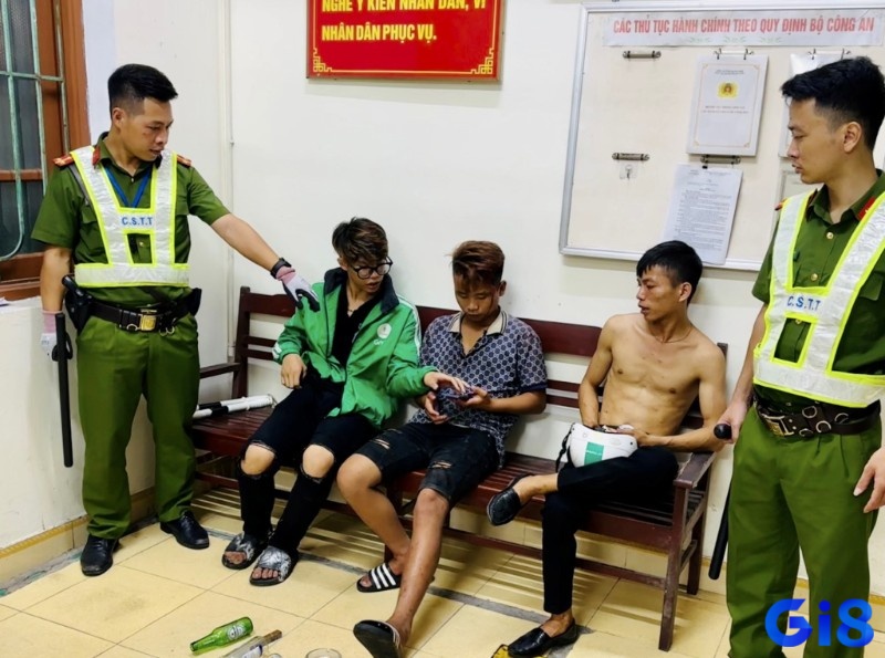 Mơ thấy bị công an bắt được giải mã theo bối cảnh