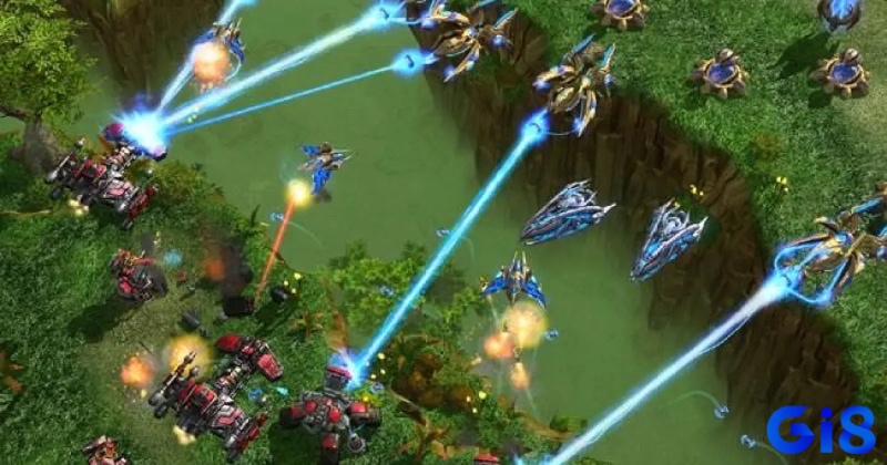 StarCraft II – chuẩn mực của game RTS với sự cân bằng hoàn hảo giữa ba chủng tộc.