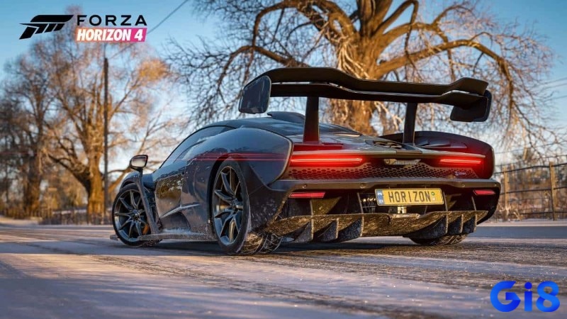 Forza Horizon 4 kết hợp thế giới mở rộng lớn với cảm giác lái tự do và hệ thống mùa sống động