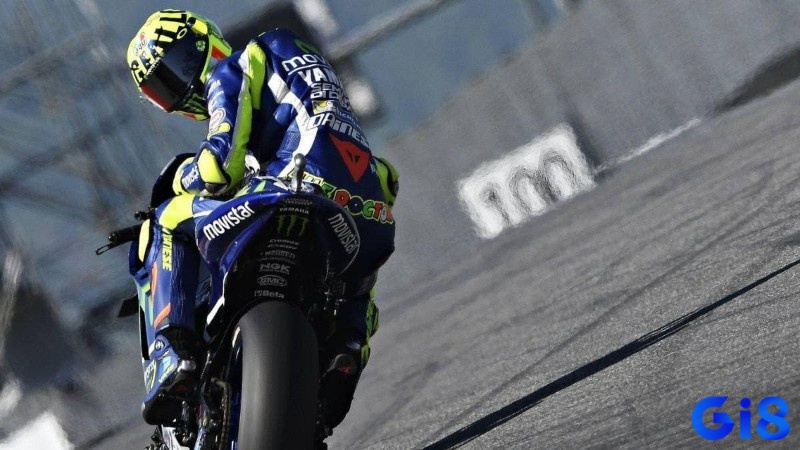MotoGP 18 mang đến trải nghiệm đua mô tô tốc độ cao bám sát không khí của giải đấu thực tế