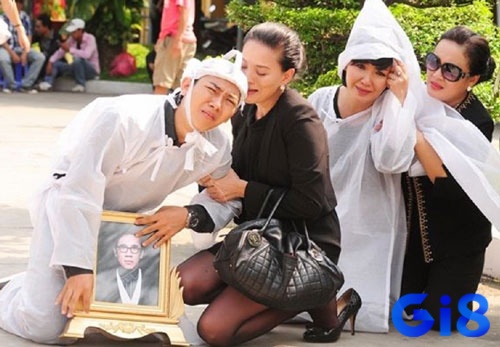 Mơ thấy bố chồng chết và đám tang lớn thì thường là 68 - 86 nhé