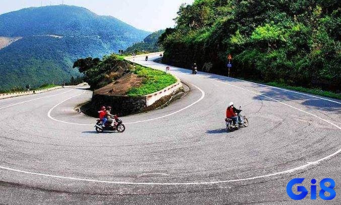 Giấc mơ thấy đi xe máy lên dốc thể hiện cho sự nỗ lực và thử thách trong cuộc sống